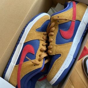 Reverse papa bear dunk low